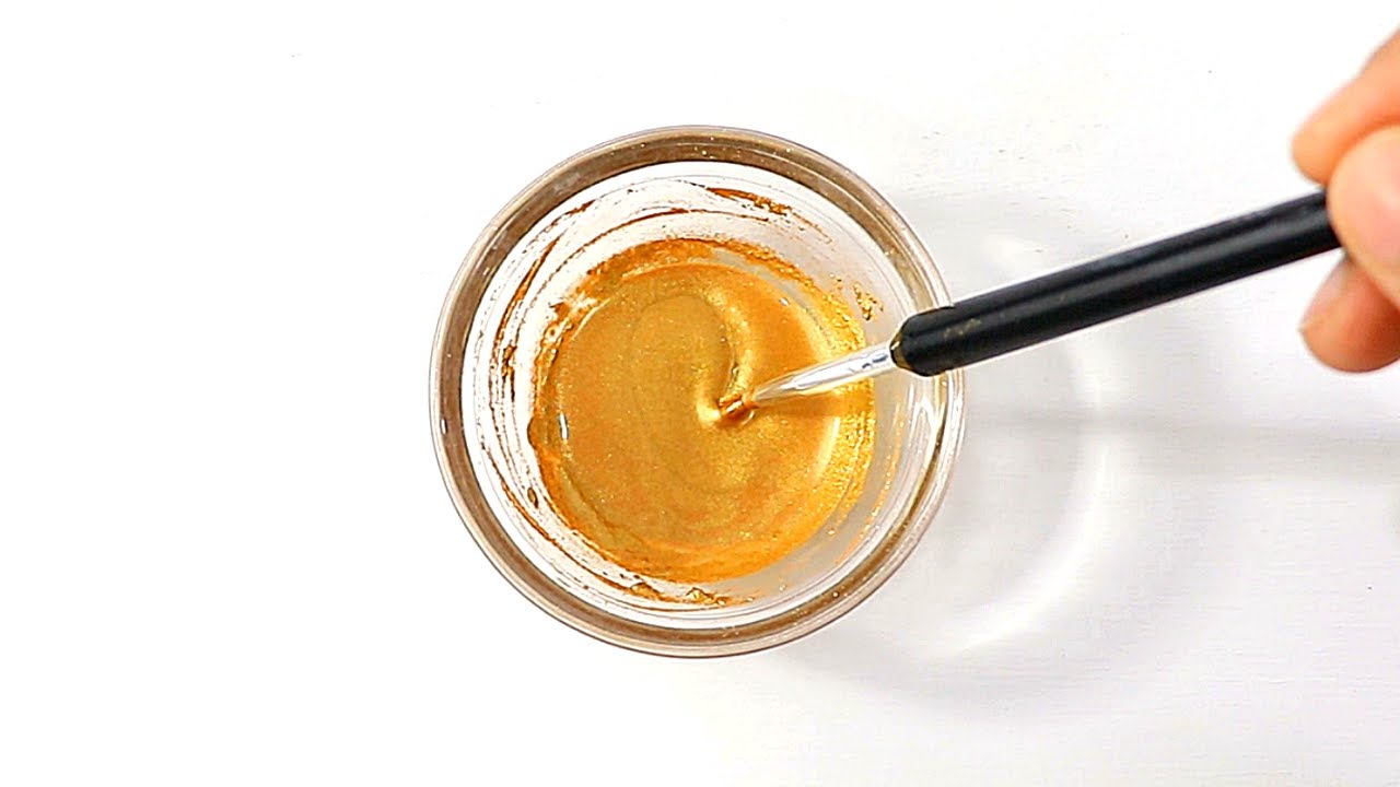 HOW TO MAKE EDIBLE GOLD PAINT WITHOUT ALCOHOL │ LUSTRE DUST GOLD PAINT FOR BUTTERCREAM │ CAKES BY MK