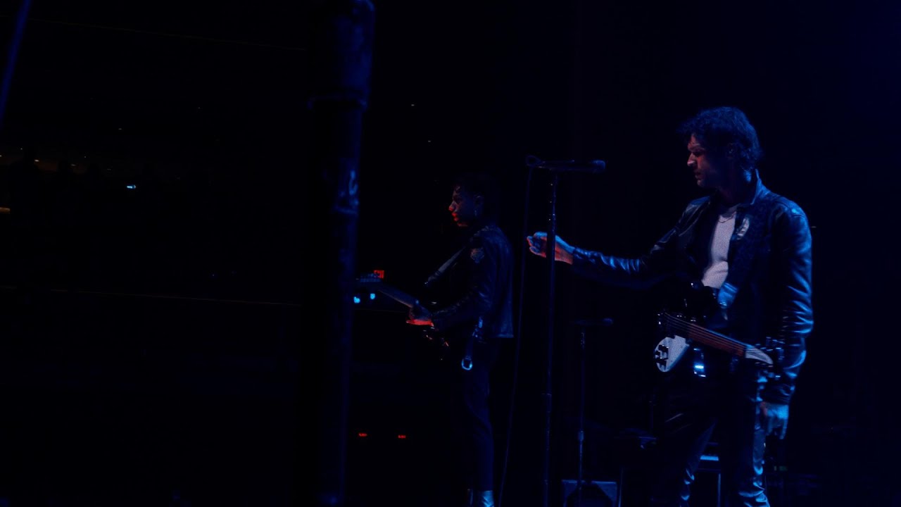 BOYS LIKE GIRLS - THE OUTFIELD (LIVE FROM MGM MUSIC HALL AT FENWAY PARK)