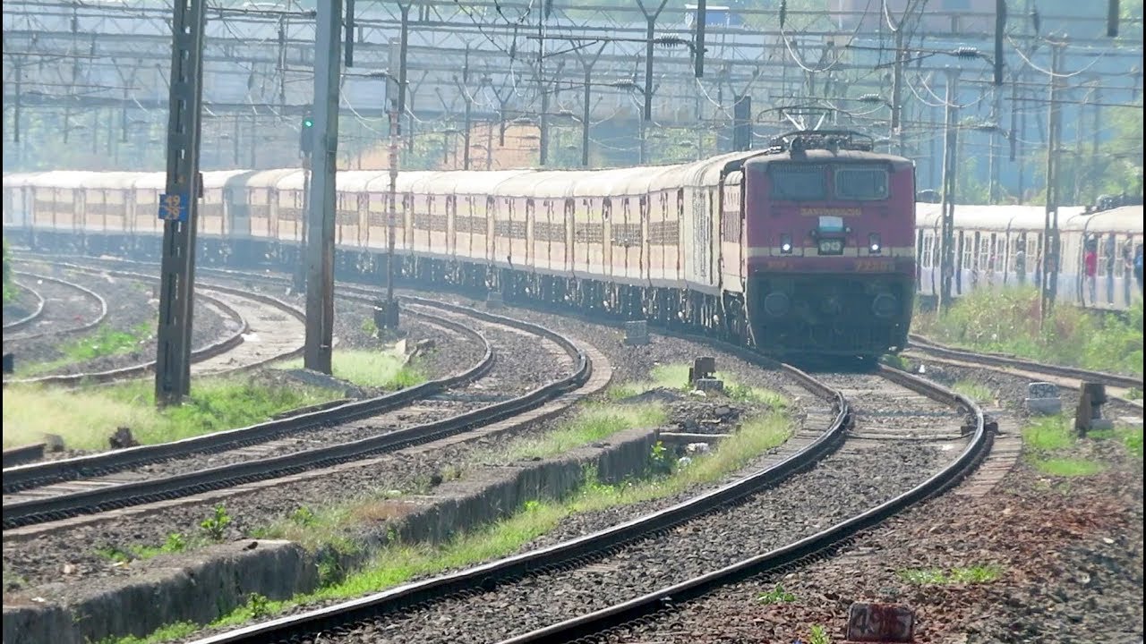 Train On Curve : Beautiful Mumbai LTT Tatanagar Antyodaya Express with SRC WAP4 : Indian Railways