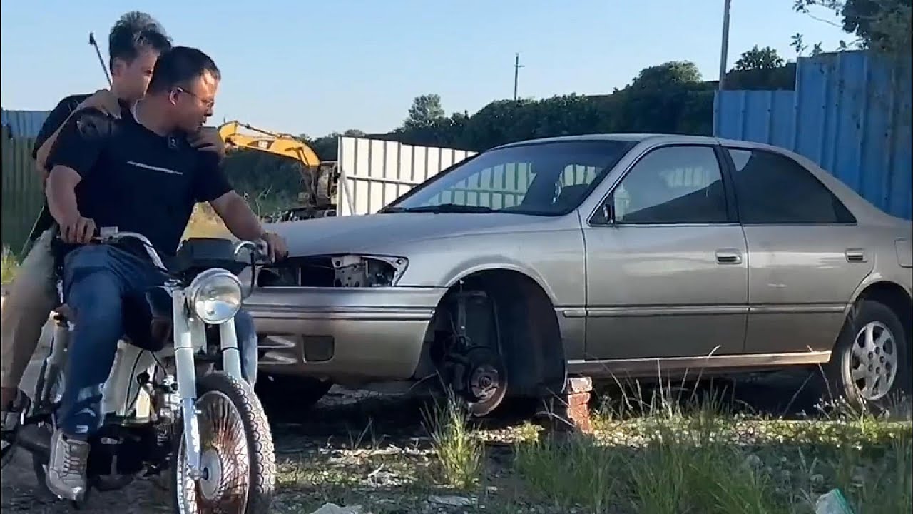 Restauración y renovación del Toyota Camry 1996, un coche clásico.