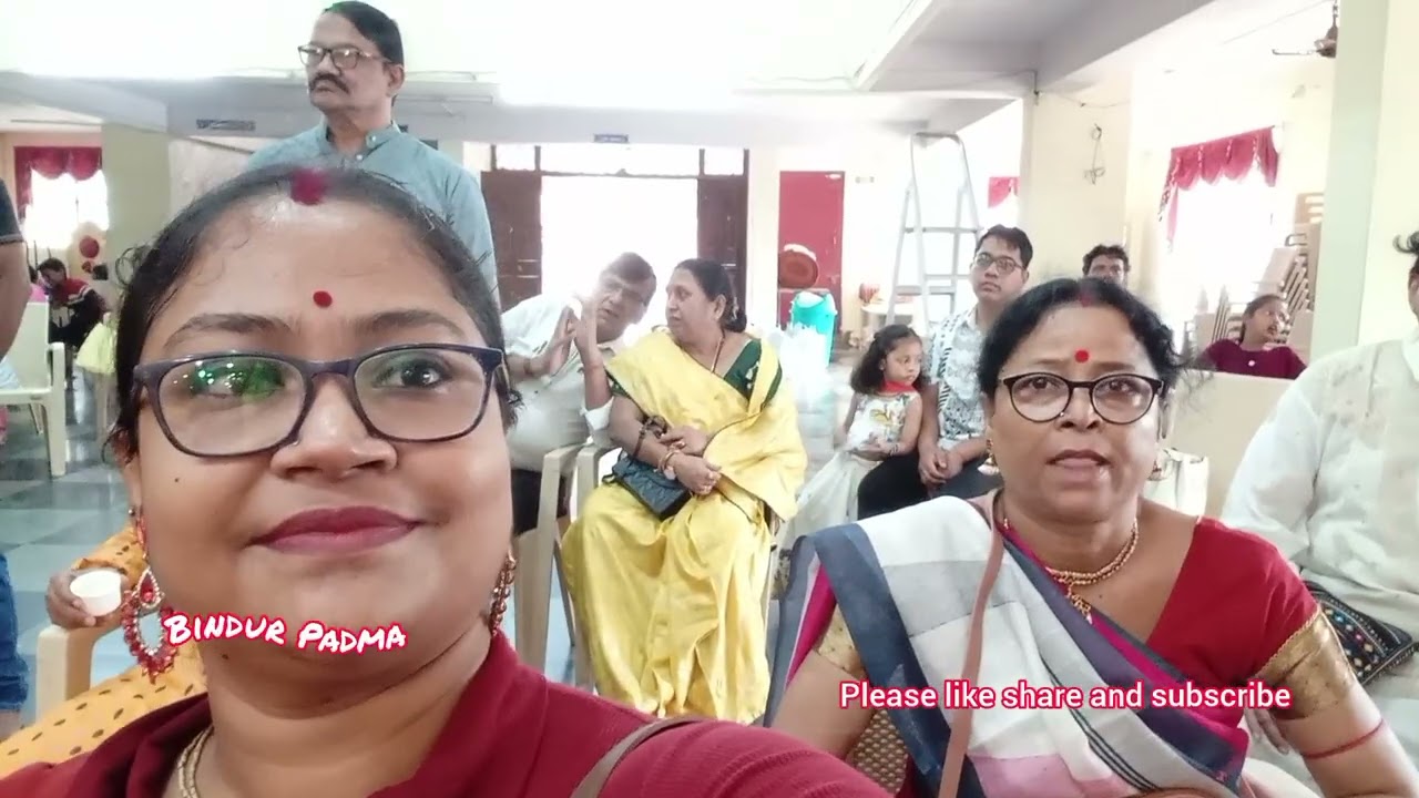 বিজয়া দশমীর দিন সিঁদুর খেলা হল মন্দিরে গিয়ে, সবাই মিলে একসাথে ঢাকের তালে নাচ করলাম জমিয়ে 🤩🤩