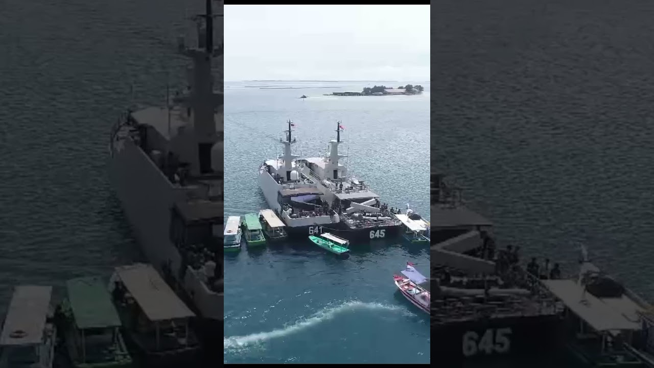 KRI Clurit-641 & KRI Surik-645 Jadi Ruang Vaksin Warga #shorts