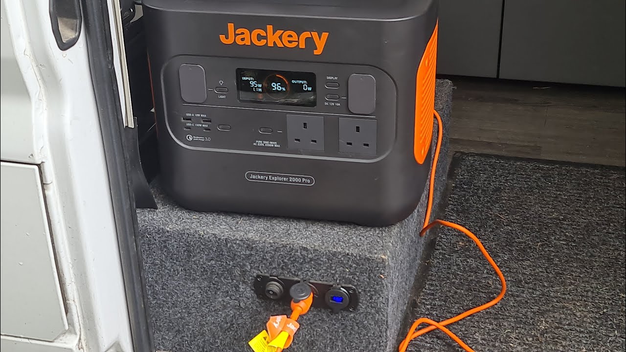 КАК Я ЗАРЯЖАЮ JACKERY 2000 PRO В МОЕМ ФУРГОНЕ