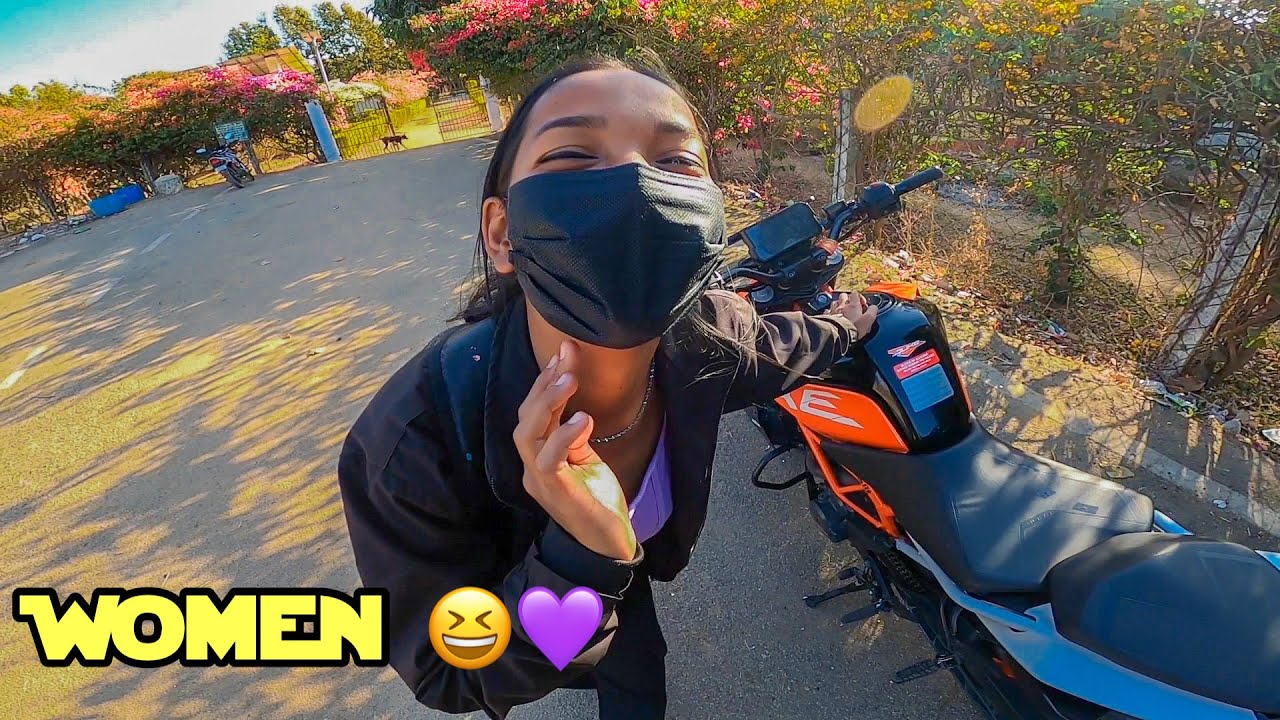 Who’s she ?? |duke 390 public reaction 😍