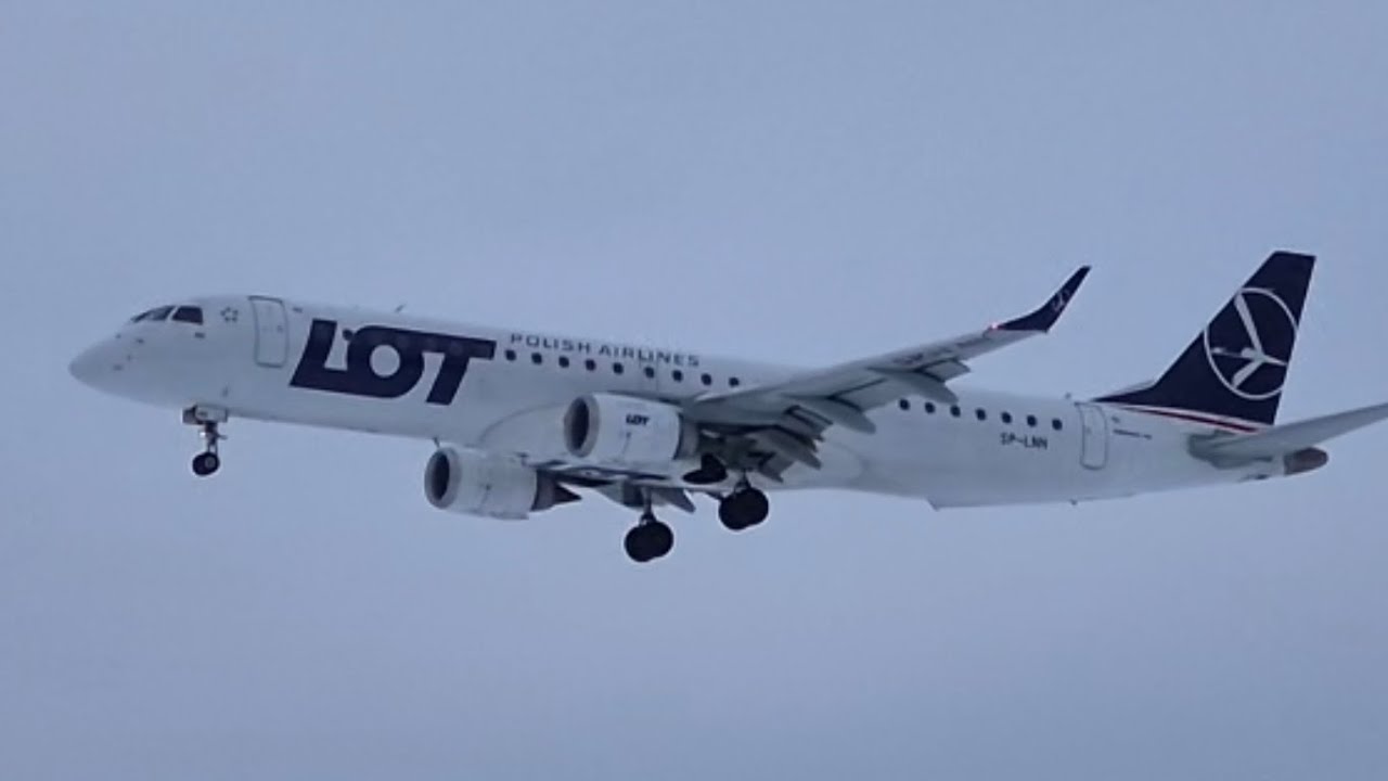 LOT - Polish airlines, LO 785, arriving to Tallinn