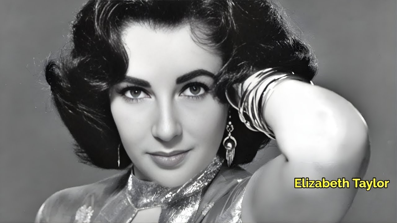 Liz Taylor 🔥 Bikini Photo Is A Feast For Eyeballs! Take a look