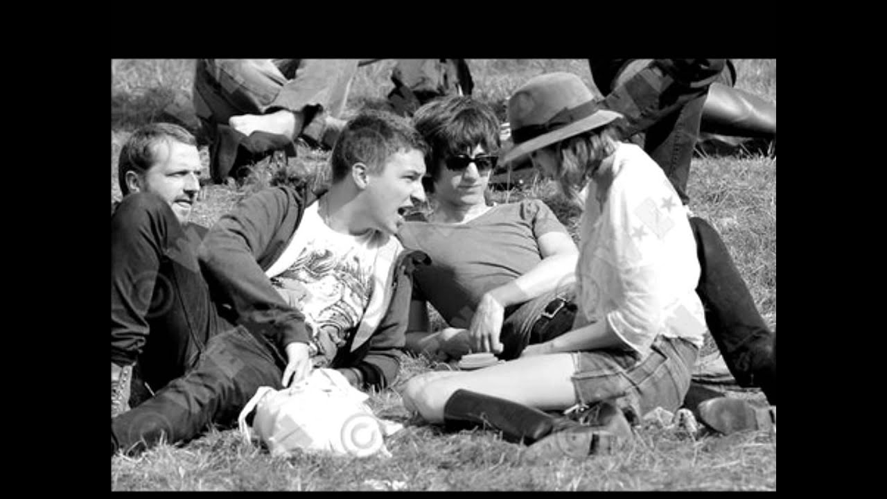 Arctic Monkeys 505 Alexa Chung & Alex Turner