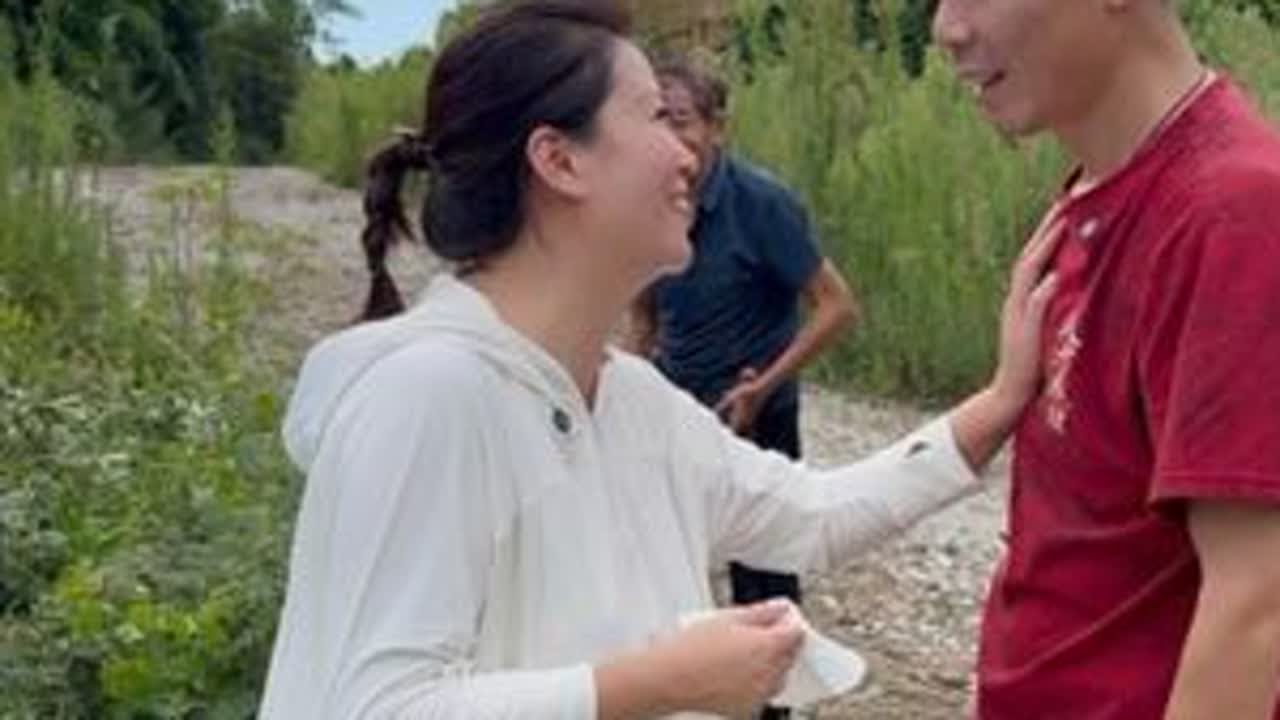 二哥坚持要房前屋后种花 大家有不同意见 姐妹们 你们觉得种点什么比较实际一些#我的乡村生活 #原创视频 #新农人计划