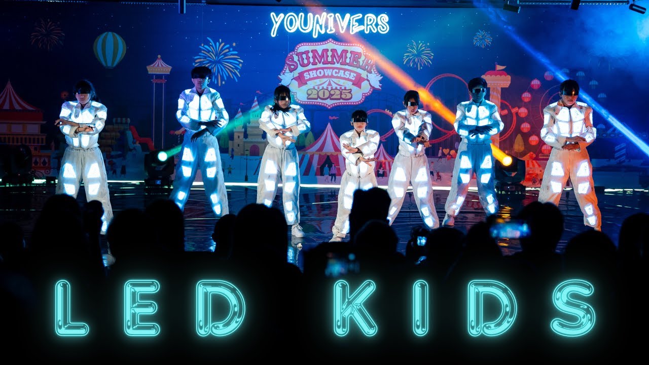 LED Kids Light Dance Performance 2025