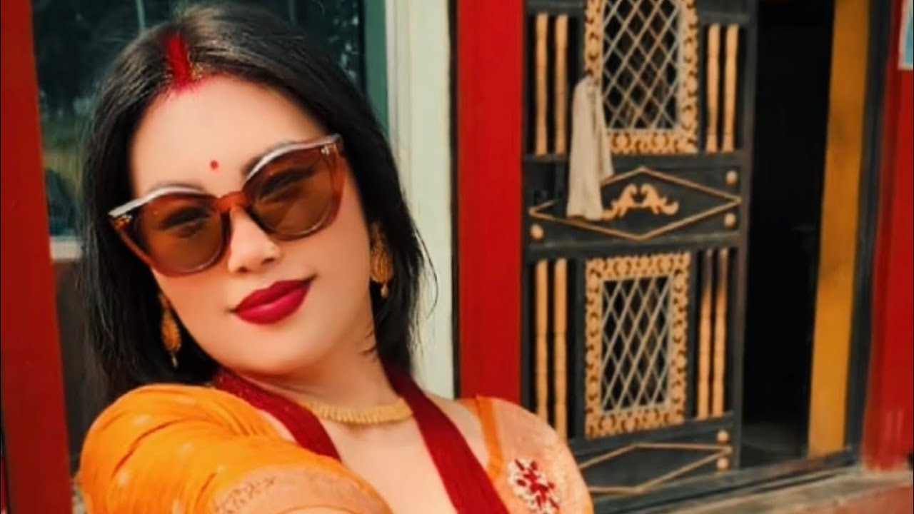Ms queen is सिम सिम पानी परेको होस पानी मा भिज्दै तिमि सङ्ग को यात्रा होस , 🤭