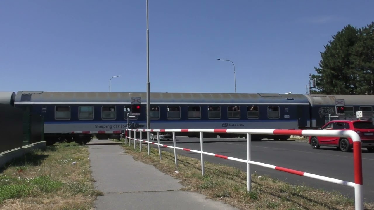 Železničné priecestie Zlaté Moravce závody (SK) - 17.7.2022 / Železniční přejezd / Railroad crossing