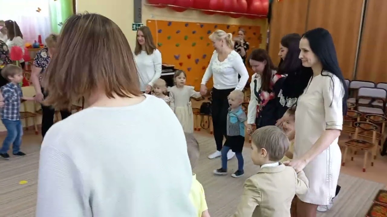 Ян, утренник 8 марта.