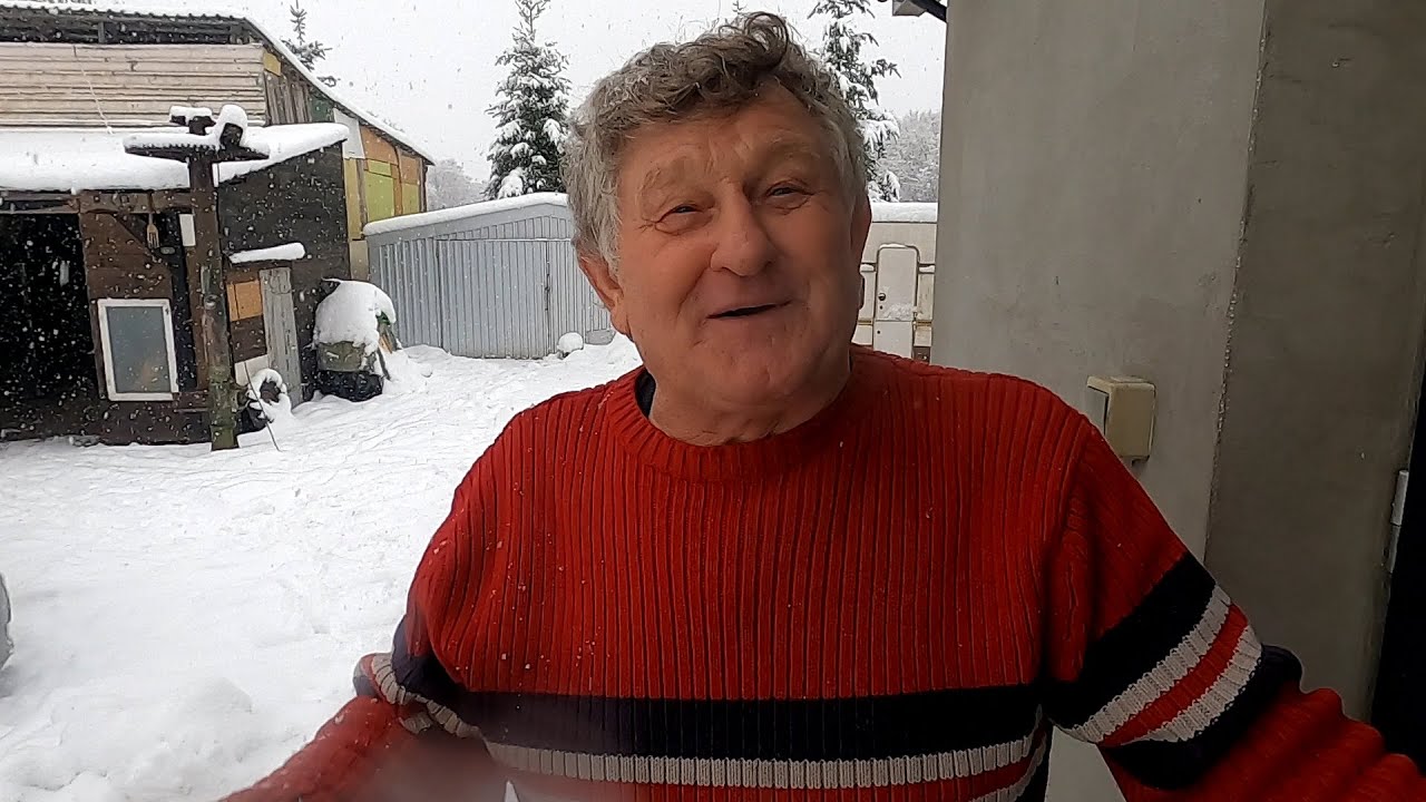 Kazimierz się nie poddaje Dzielnie walczy z zimą