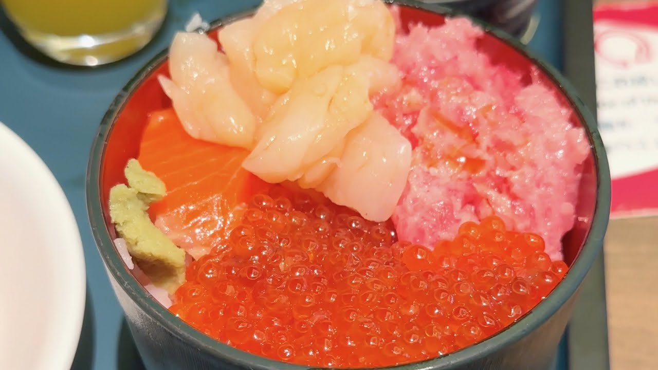 Colazione con pesce crudo a Sapporo in Hokkaido
