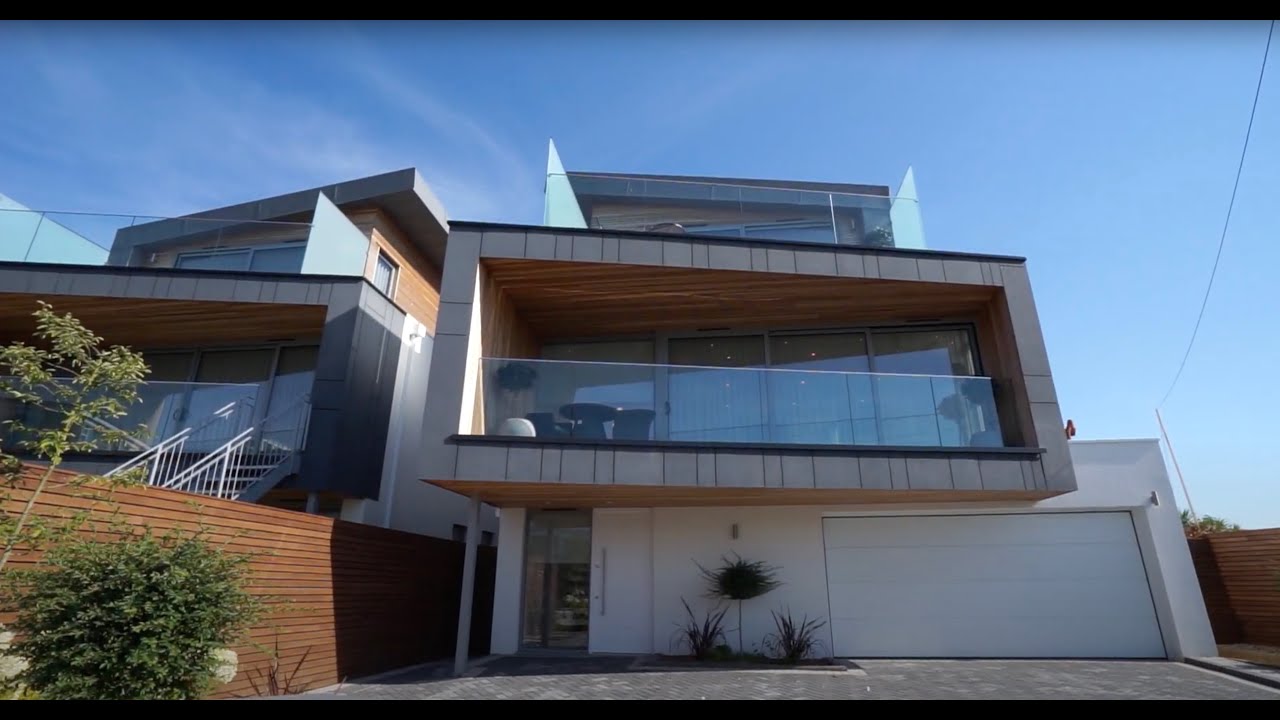 Sea Breeze | Stunning four double bedroom home in Lilliput, Poole.