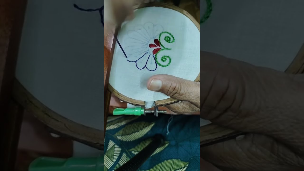 Hand work suit Saroj devi make a beautiful design 💗🪡🧵
