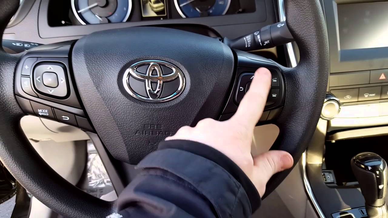 2016 toyota camry LE interior features