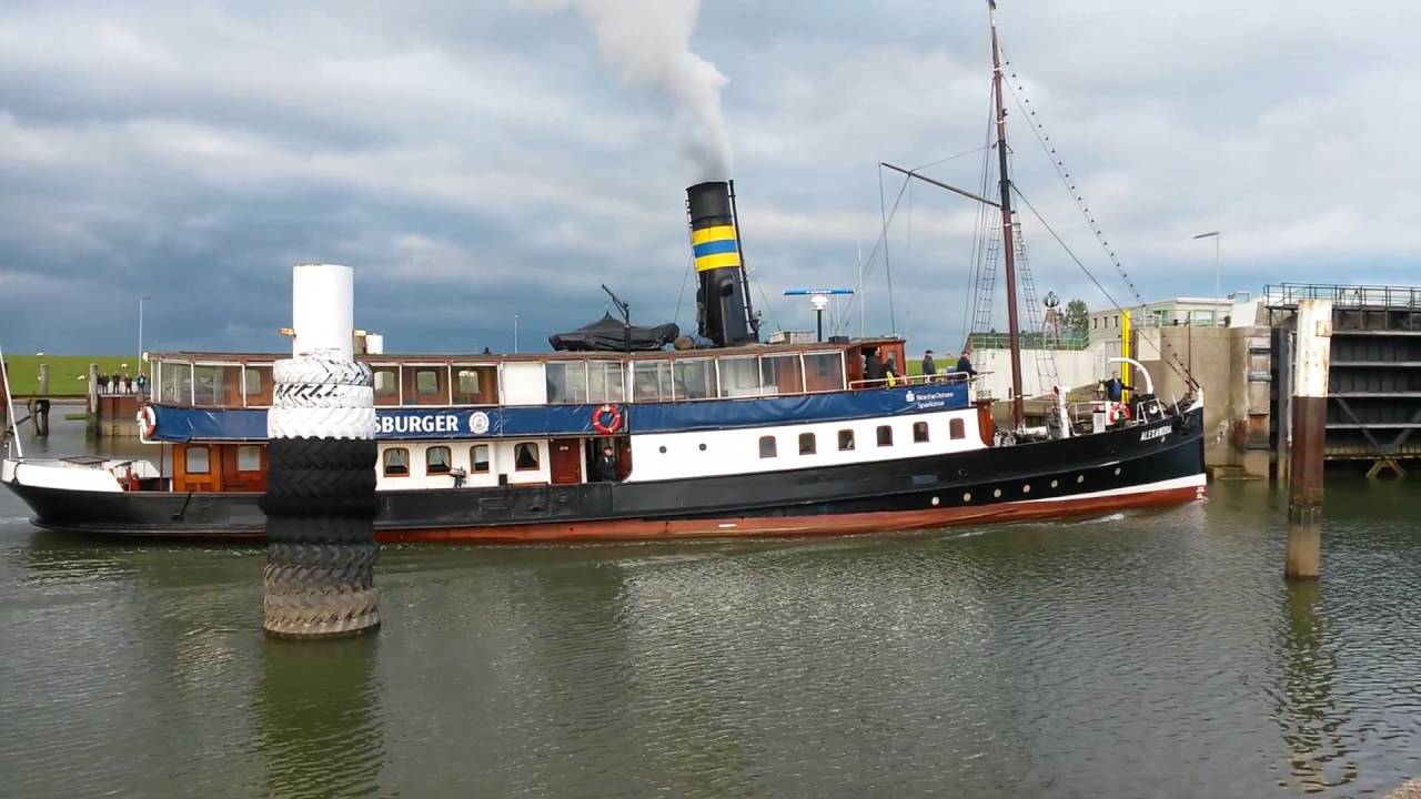Salondampfer Alexandra in der Schleuse Husumer Au