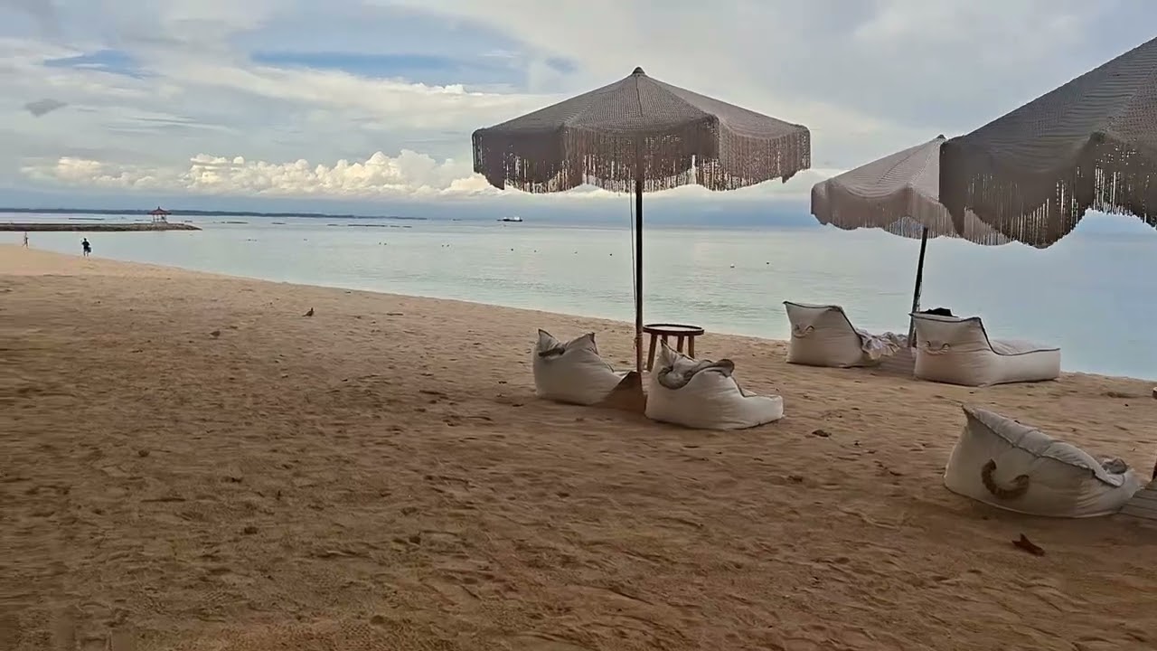 นั่งเล่น หาดนูซาดัว