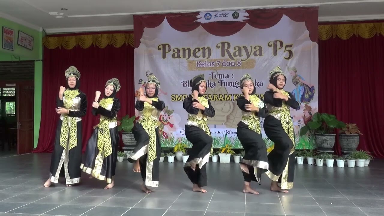 Tari Jawara Kelas 8B