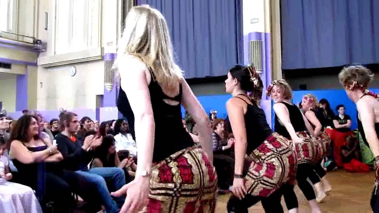 BA CONGOLAIS BA BINISI REINE YA BELGIQUE MAKINU MA DAVIDI!!!! KO KAMUA