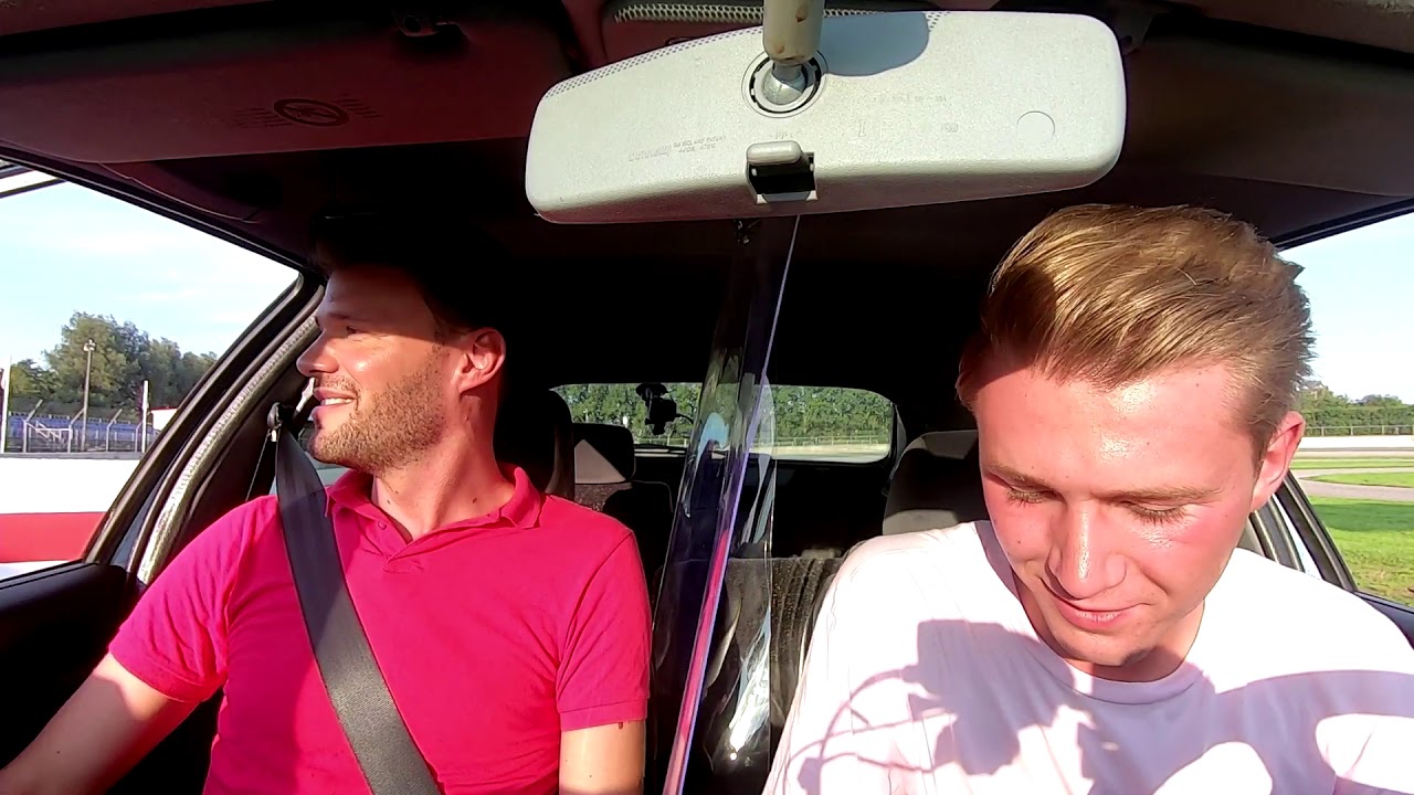 Oei oei een rokende auto in De slechtste chauffeur van Nederland