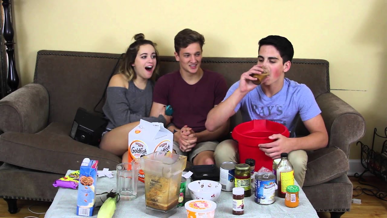 SMOOTHIE CHALLENGE W/ Cailee Rae & Rylan Bytnar
