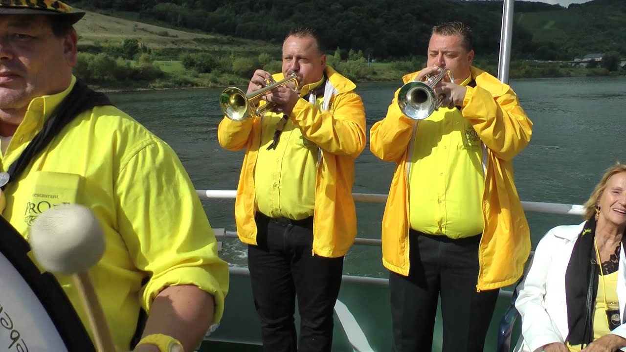 De Zwiebels op de boot en de optocht Bernkastel Kues wijnfeesten 2015