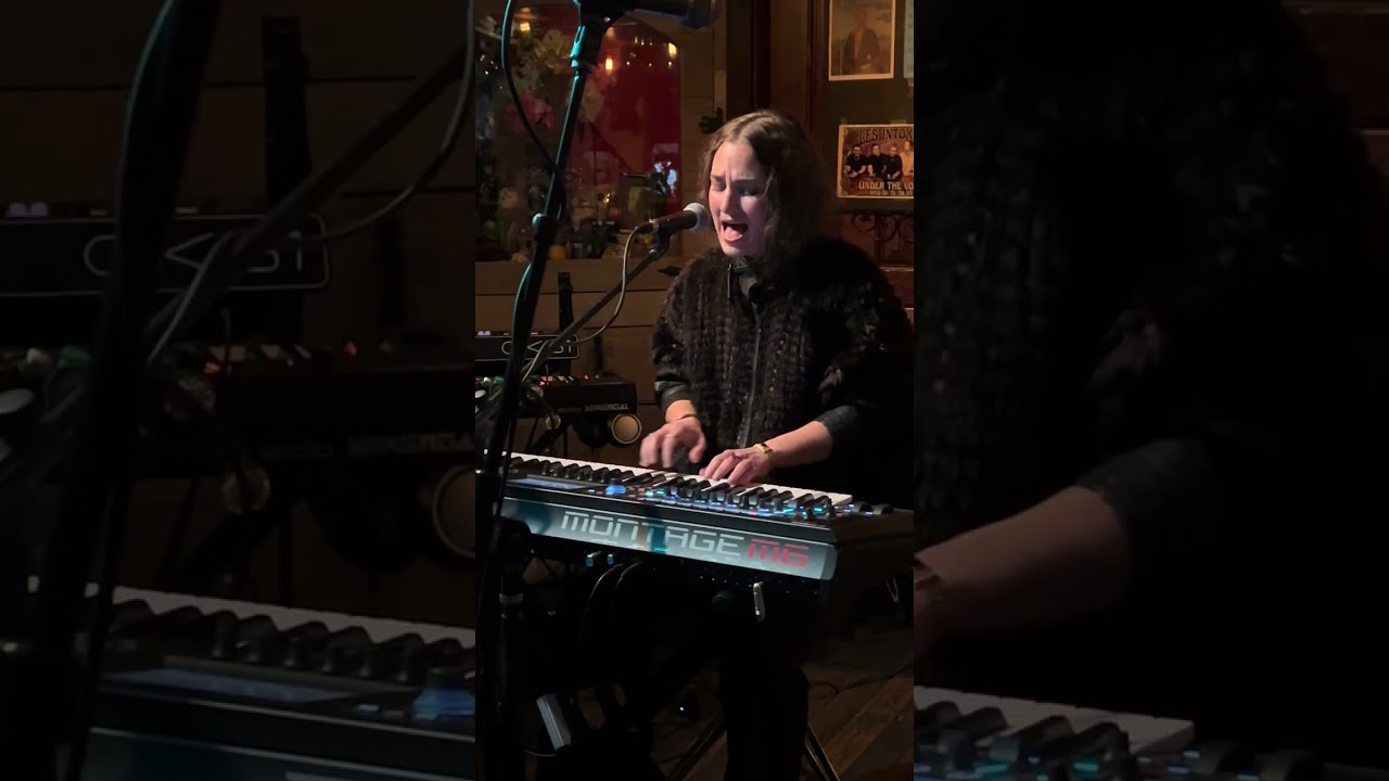 Sara Van Buskirk - River (Joni Mitchell Cover) Live