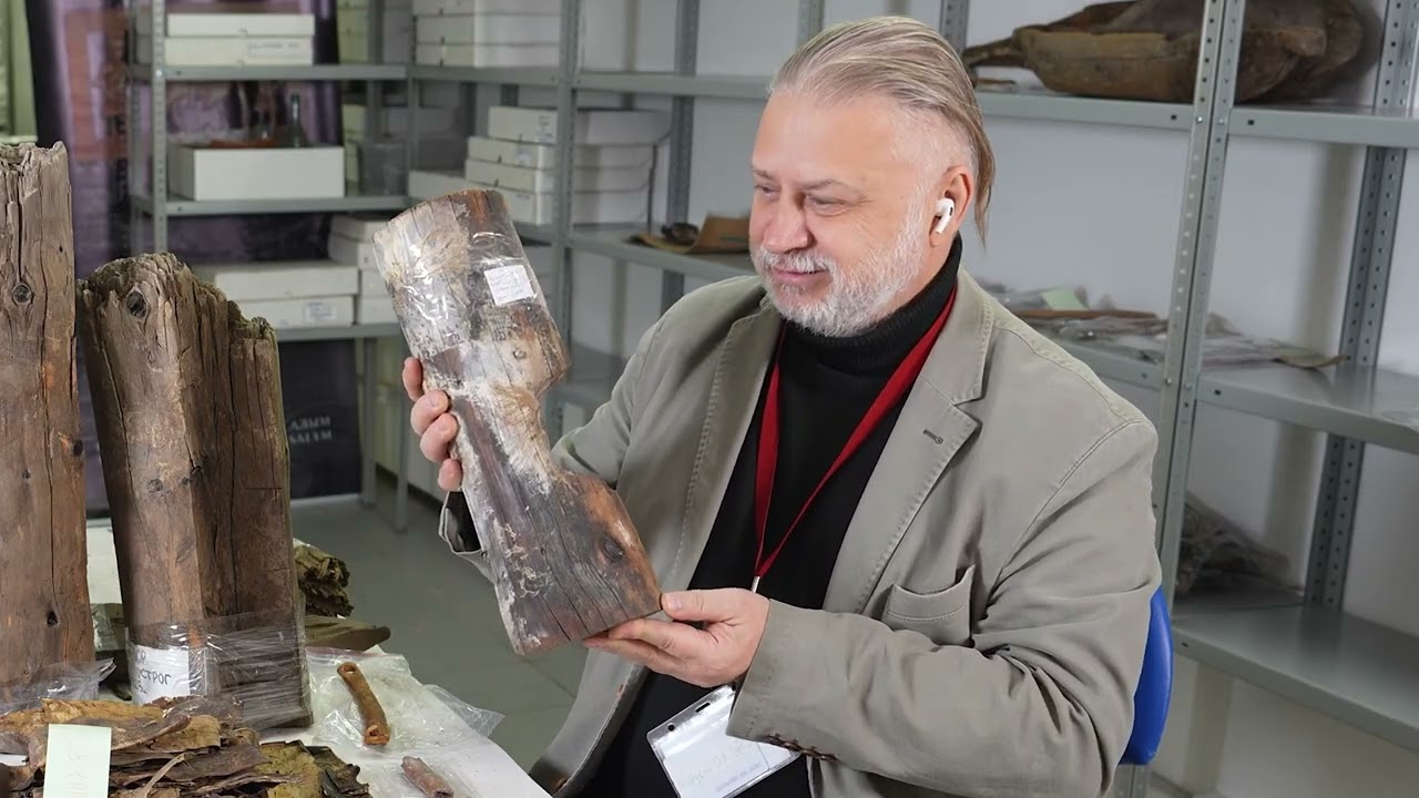 Ученые исследуют бревна Обдорского острога