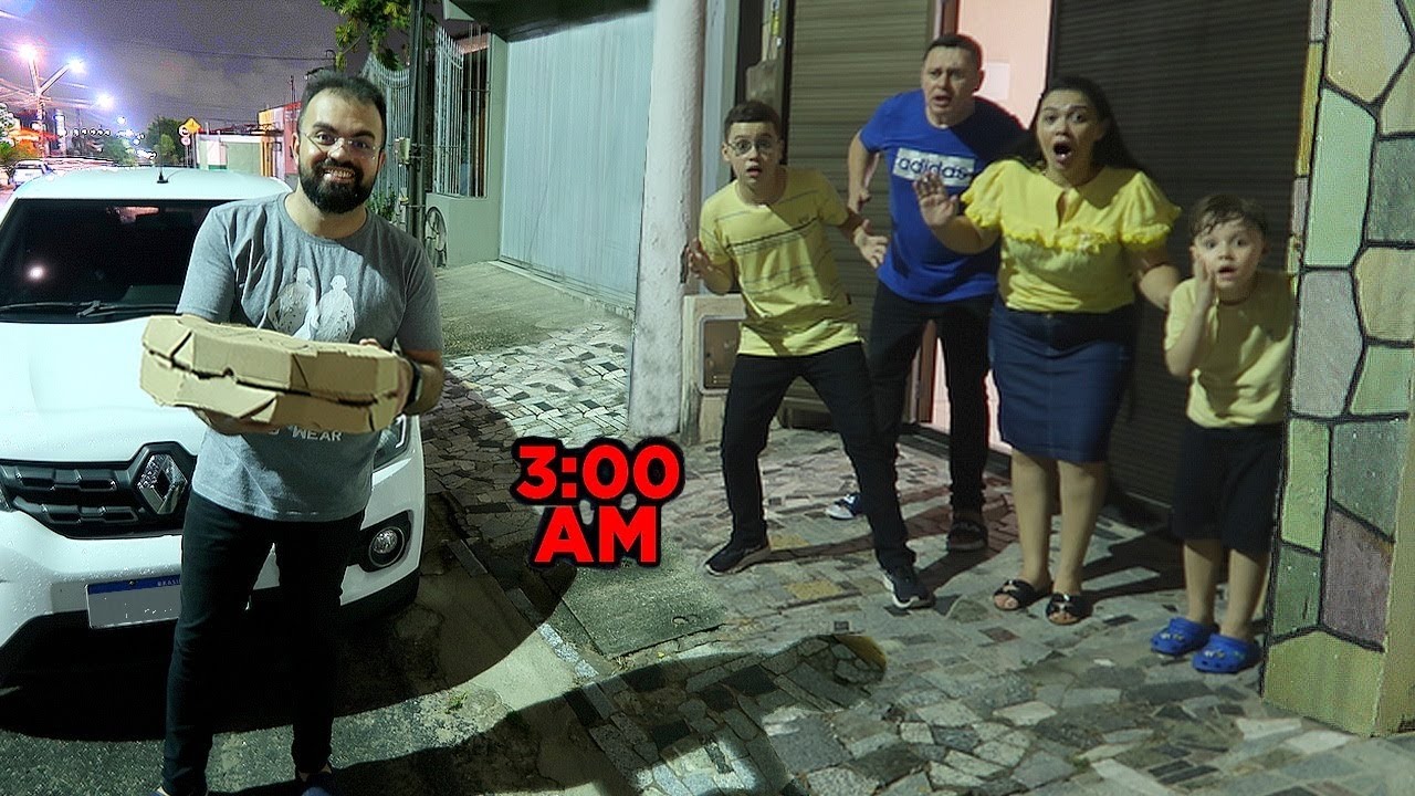 O AMIGO ESTRANHO APARECEU AS 3:00 HORAS DA MANHÃ DE ENTREGADOR DE PIZZA - INVADIU A NOSSA CASA 😱😱😱