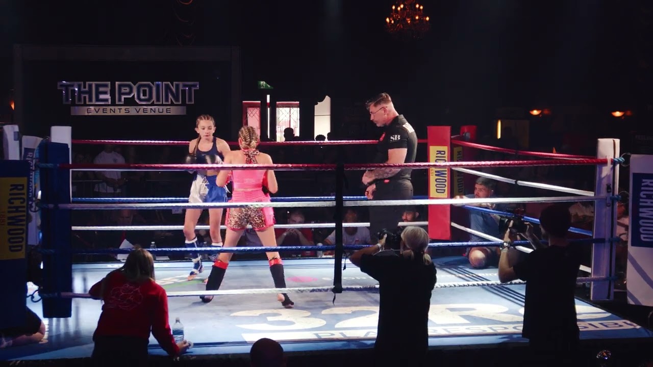 2) MARNIE SMART vs LILLY METCALFE [Full Fight] The Point 26/07/25