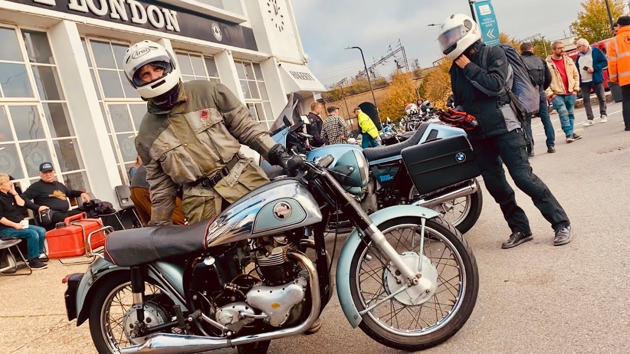 THE ACE CAFE LONDON Motorcycles WHY is It ALWAYS Someone Wants to TALK Just When You are Ready to GO