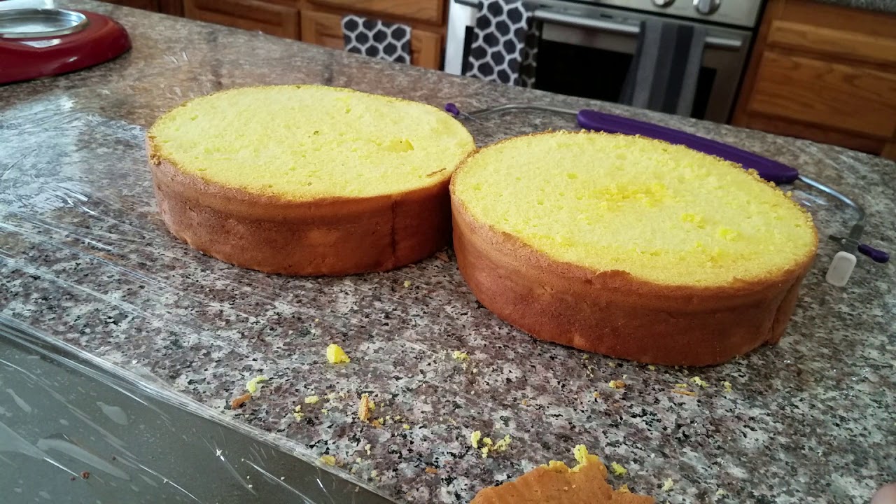 How I level my cakes | Wilton Cake Leveler