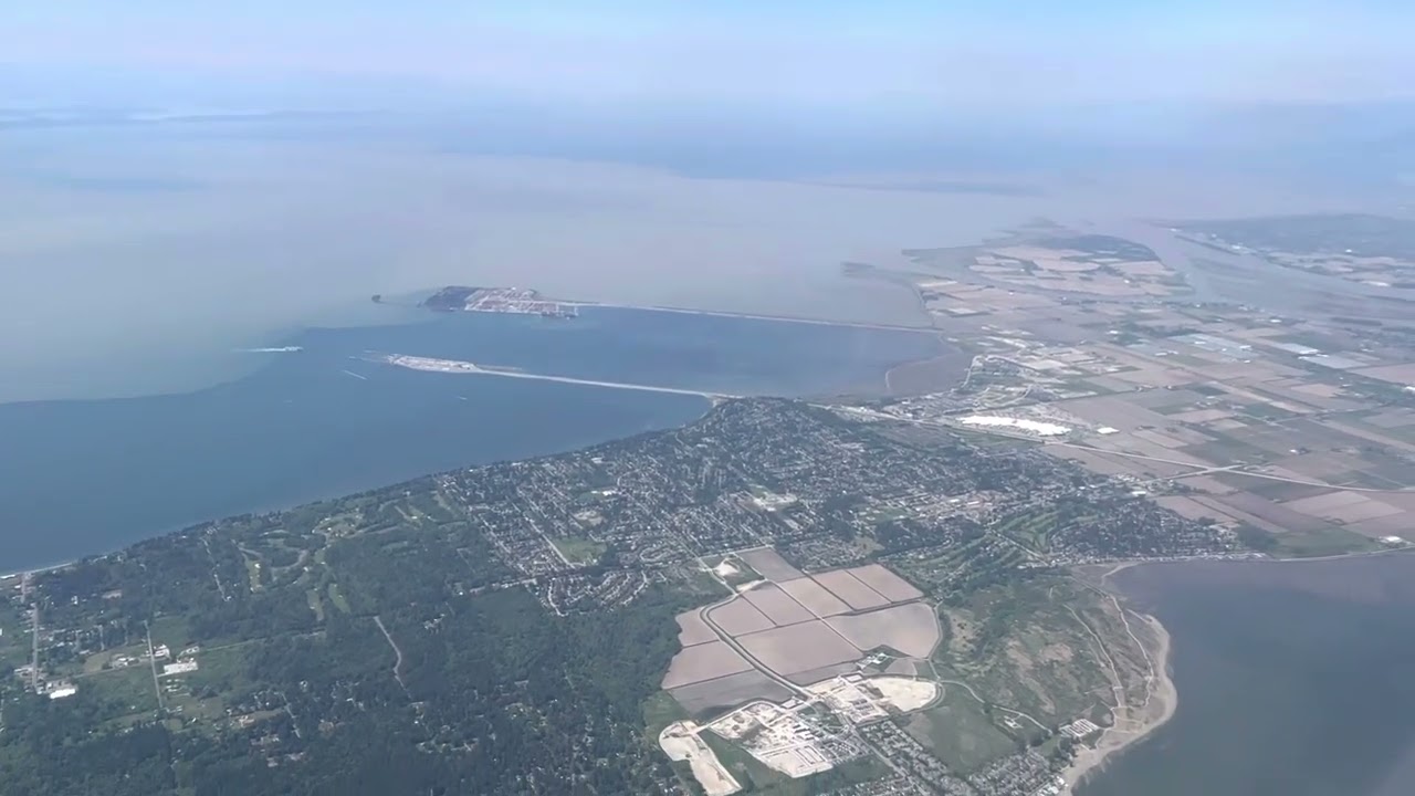 Full approach and landing in YVR Vancouver BC Canada 🇨🇦