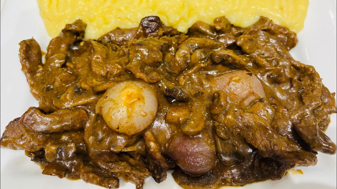 حيفوتك كتير لو ماجربتي شرائح اللحم مع المشروم وصوص الاستيك 👌🥔والبطاطس المهروسة حاجة كده 👍