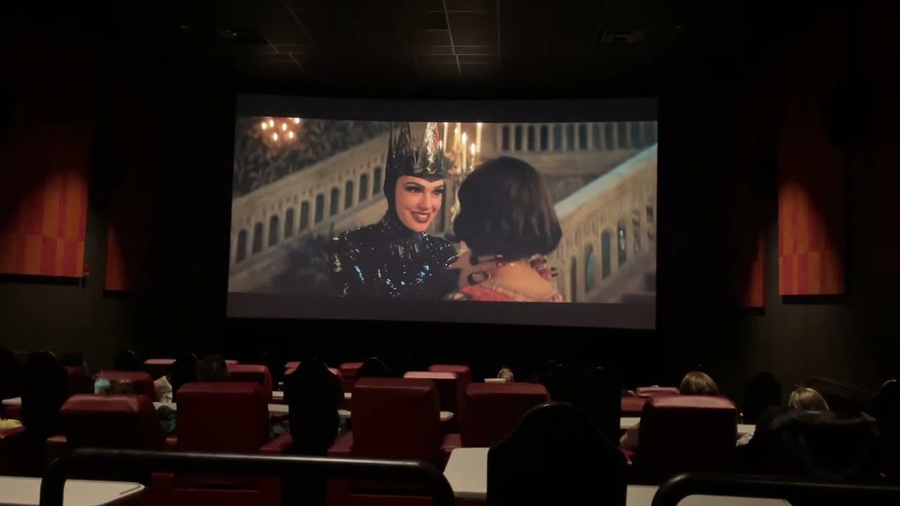 Opening To DogMan (2025) AMC Theaters