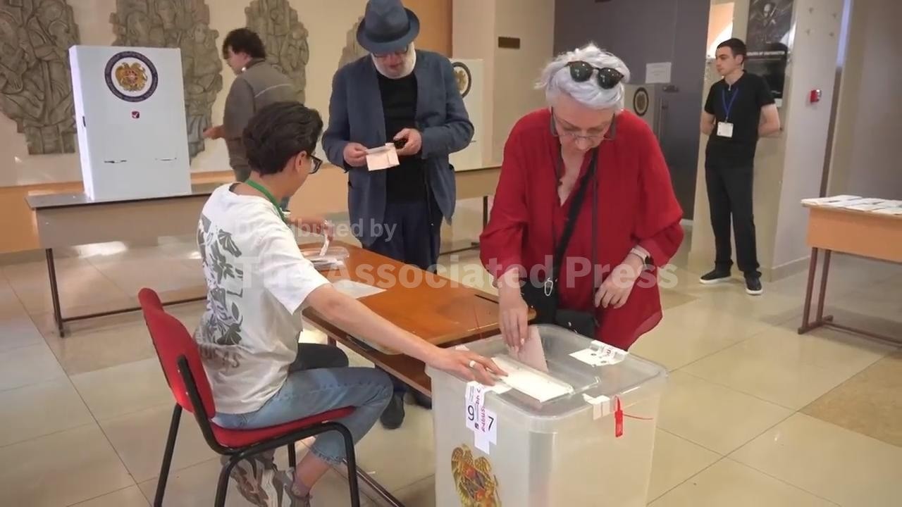 Армяне голосуют на парламентских выборах под давлением России, стремящейся предотвратить дрейф ст...