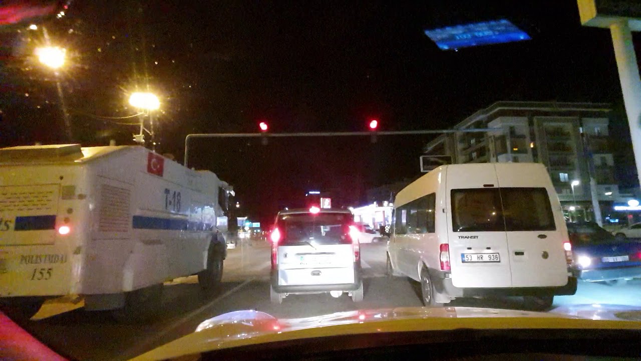 Bir kuble Van gecesi turu. Beşyol meydanı Sıhke Cumhuriyet ve  Maraş caddeleri
