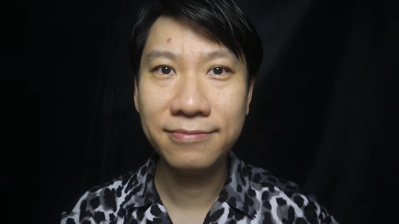 ASMR does your makeup