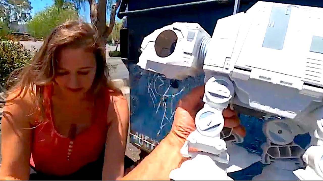 DUMPSTER DIVING- THIS DUMPSTER IS AWESOME!