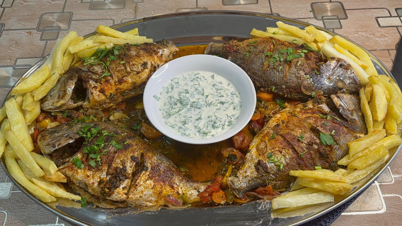سمك بالفرن مع الخضار بتتبيلة وطعم خيال 👌 