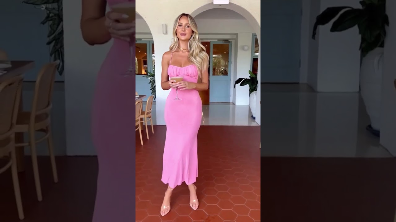 Our best seller, Elysium Pink Maxi Dress 💖 Download our app to get 30% off NOW! Use code: TALK30TOME