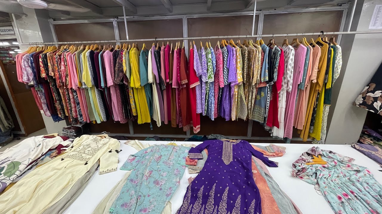 Kurti factory Surat || wholesale kurti market surat || Parnika India surat || Surat textile market 