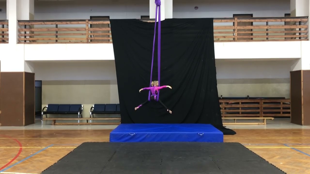 Acrovision Sport - Malvína Moravcová - Aerial hammock amateur BABY (3-5 let)