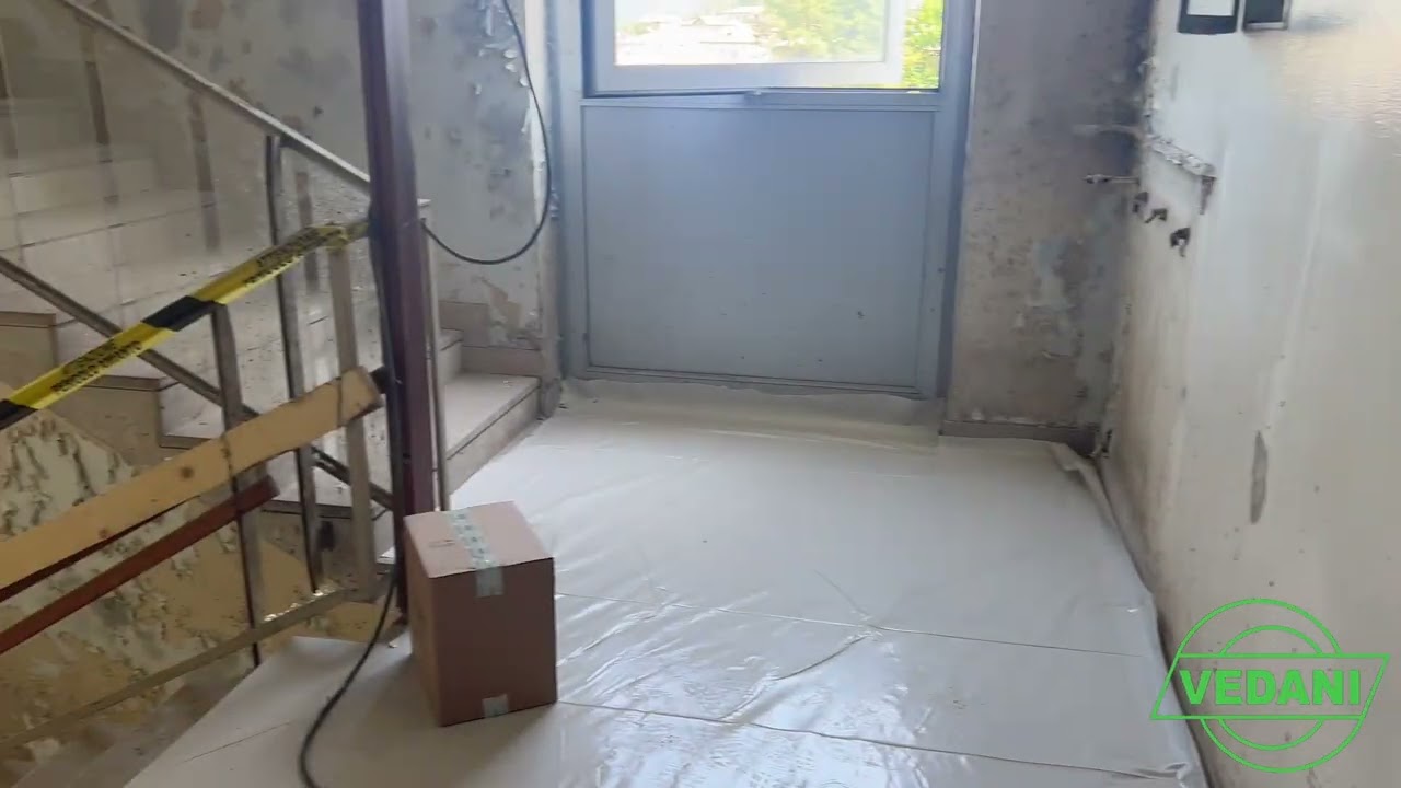 nastro adesivo bianco/rosso per ingombri ed inciampi
