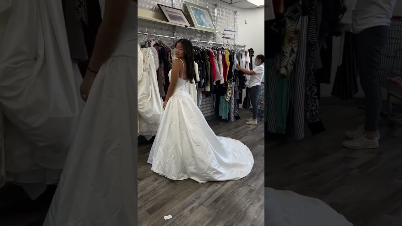 Примеряю платья из секонд-хенда! 👰🏻&zwj;♀️