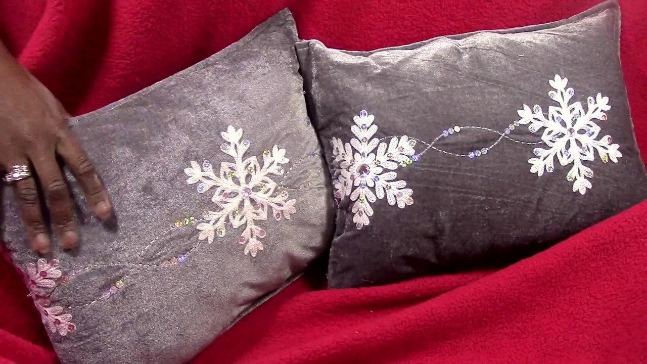 DIY GLAM TABLE RUNNER NO SEW PILLOWS