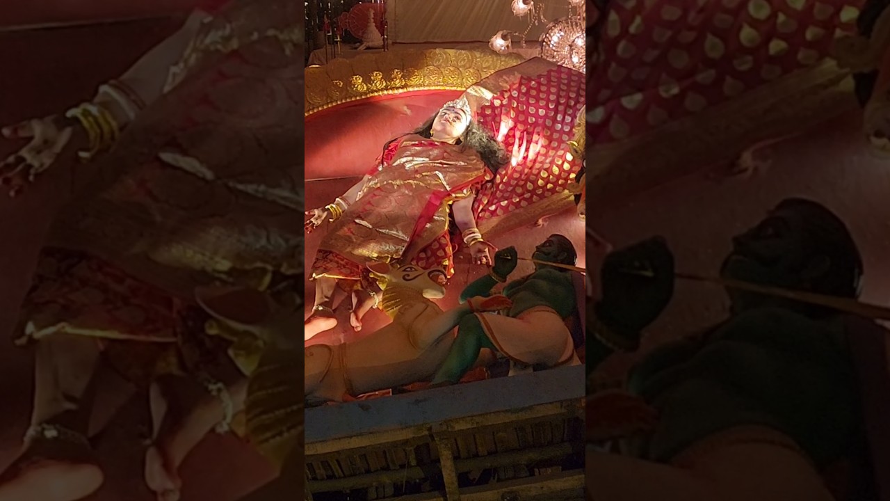 Experience kolkata's first live durga puja pandal...🕉☺️ #navratri #ashtami