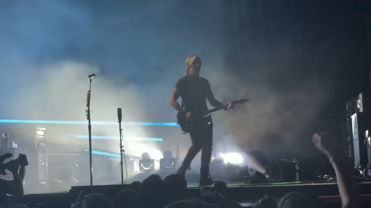 Keith Urban LIVE - Tampa FL 6/17/2022
